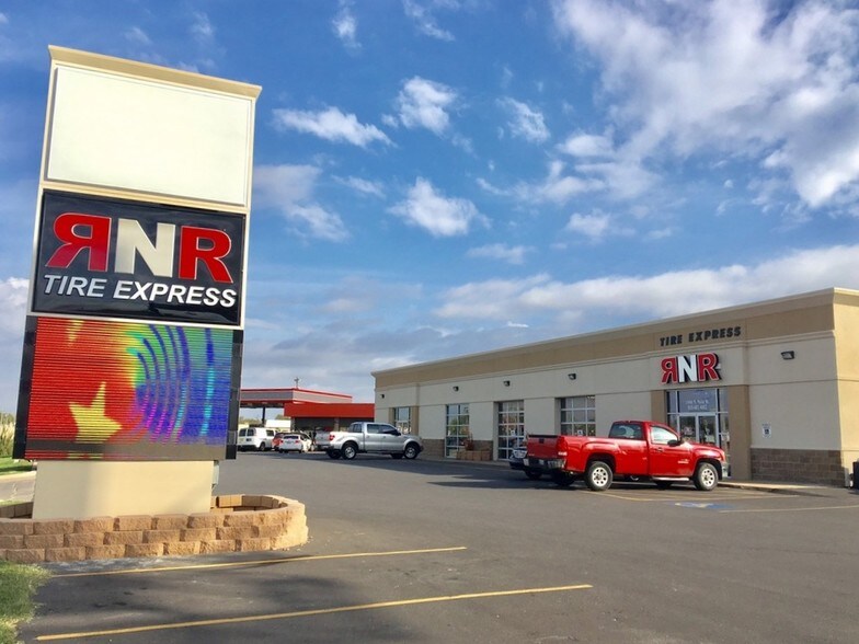 More Photos Of 1906-1908 N Main St, Muskogee Freestanding For Lease