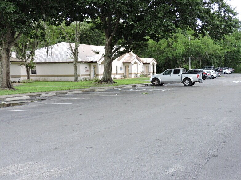 More Photos Of 205 Zeagler Dr, Palatka Medical For Sale