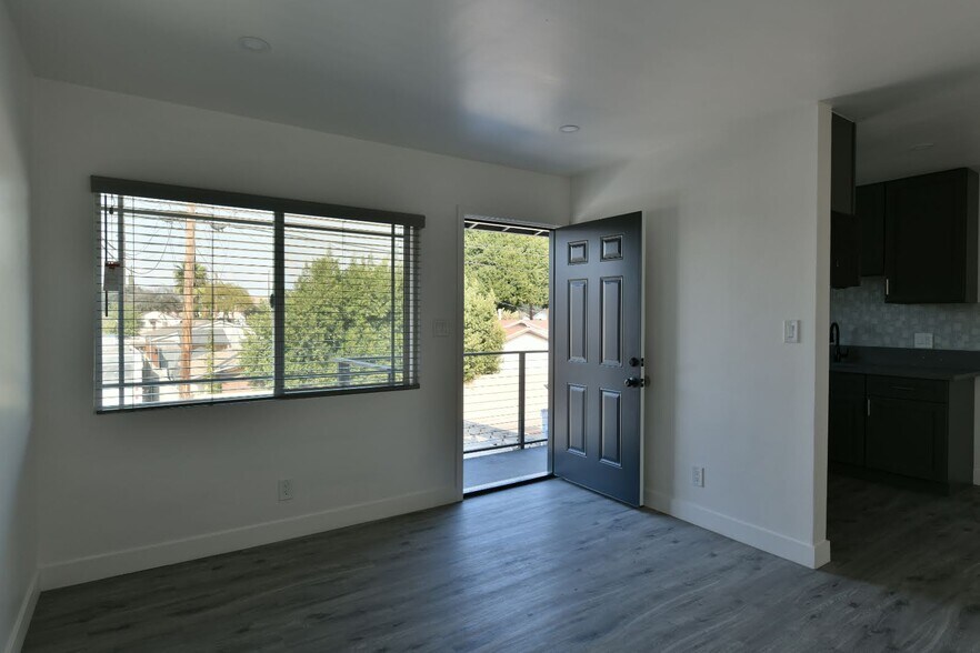 More Photos Of 6221 Corona Ave, Bell Apartments For Sale
