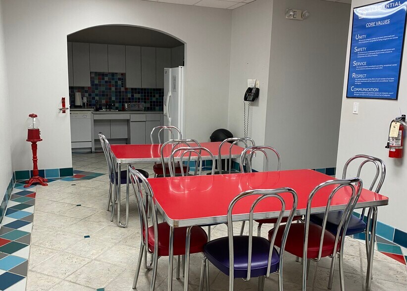 More Photos Of 3841 Ranch Road 620 S, Austin Showroom For Lease