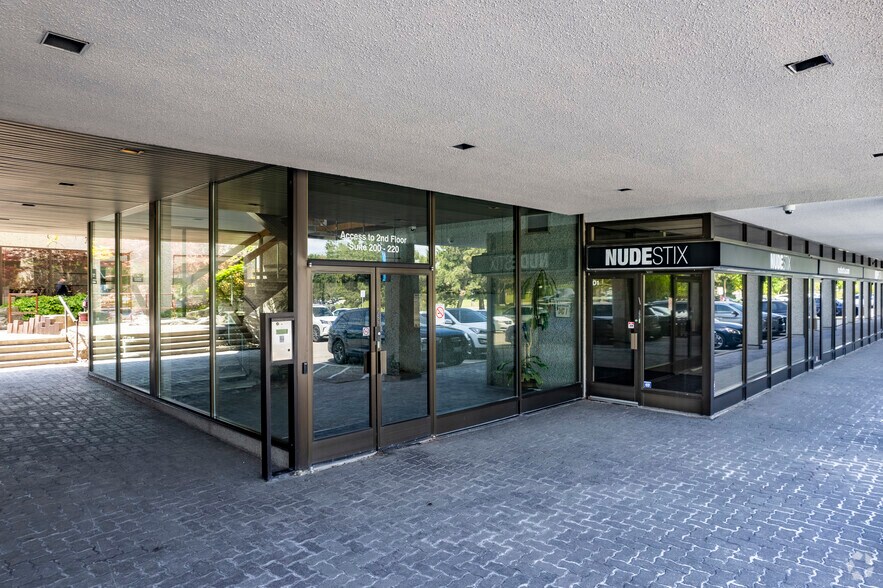 More Photos Of 5000 Dufferin St, Toronto Light Distribution For Lease