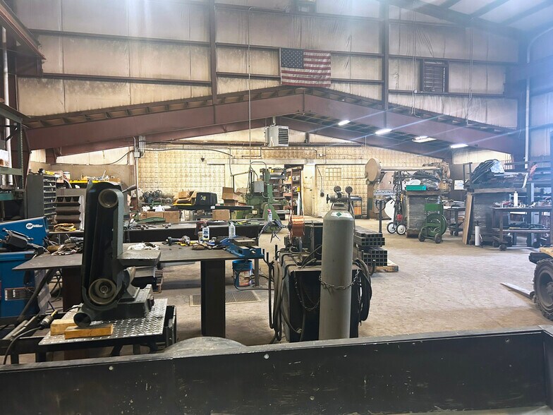 More Photos Of 5281 Lincoln St, Denver Manufacturing For Lease