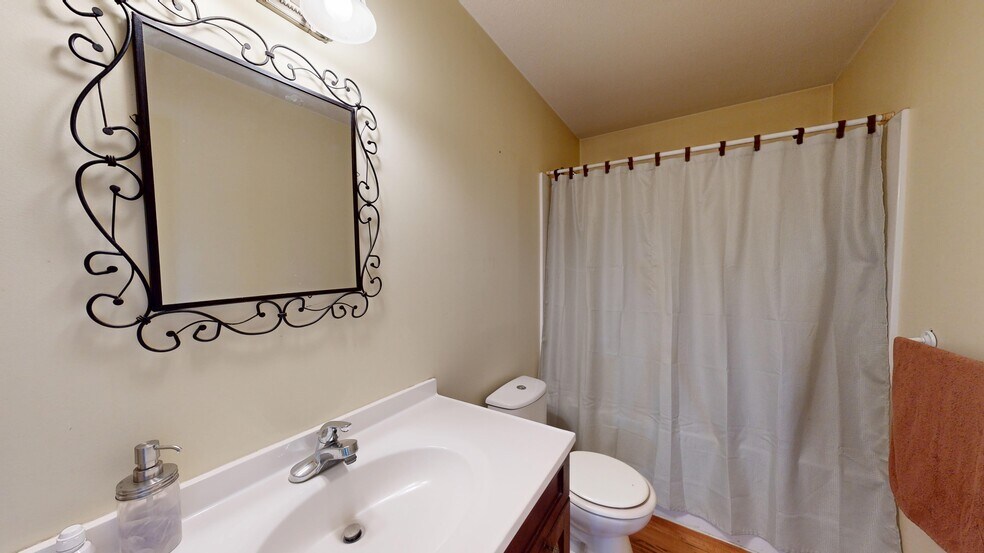 More Photos Of 40446 AB-56, Rochon Sands Service For Sale