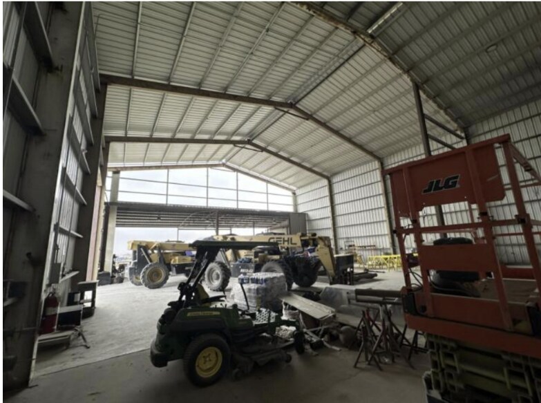 More Photos Of 2651 Highway 44, Robstown Service For Sale