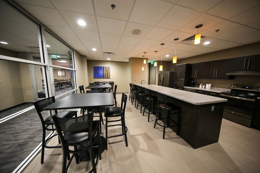 More Photos Of 500 3rd St, Wausau Office For Sale