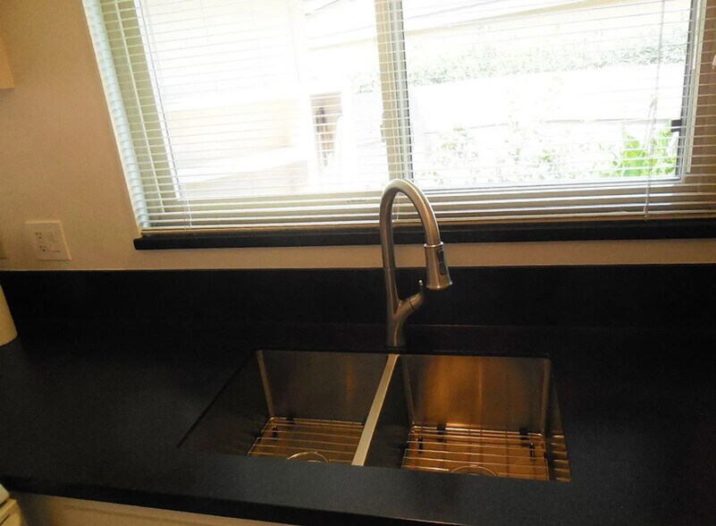 More Photos Of 5920 Encina Rd, Goleta Multifamily For Lease