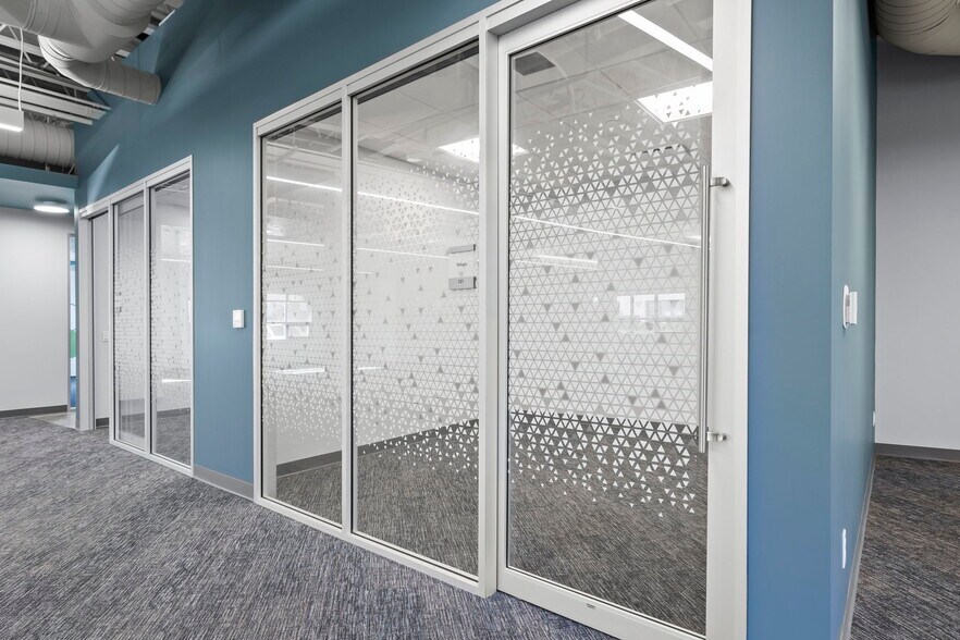 More Photos Of 6398 Cindy Ln, Carpinteria Office For Sale