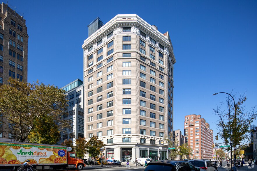 More Photos Of One Soho Sq, New York Office For Lease