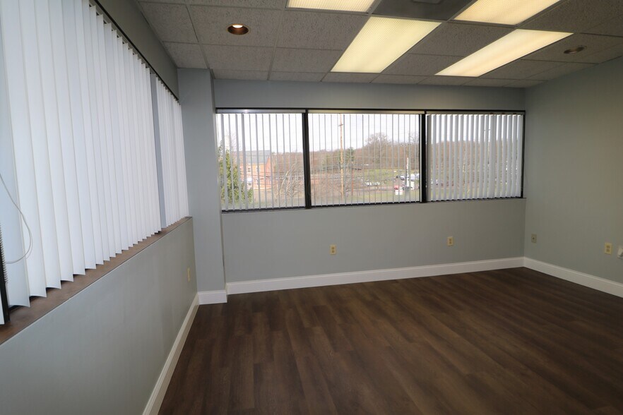 More Photos Of 401 Hamburg Turnpike, Wayne Medical For Sale