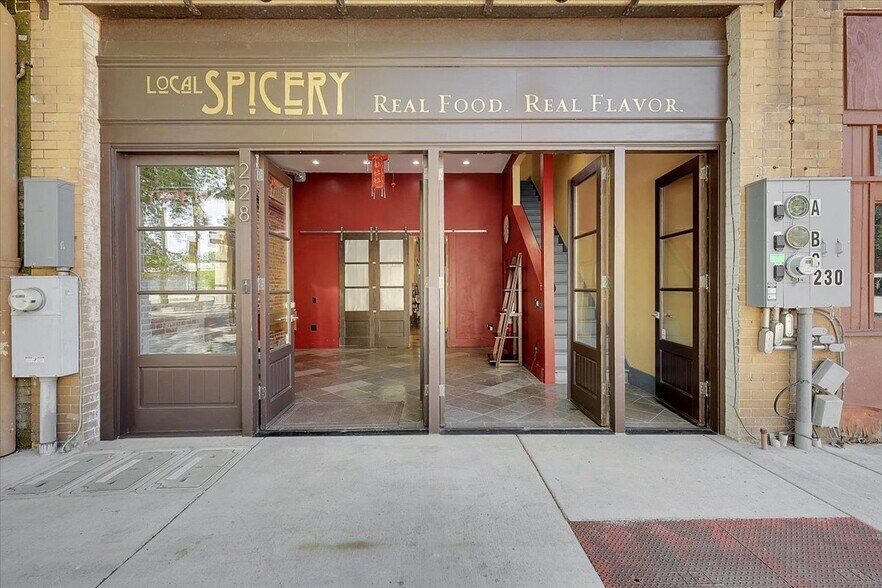 More Photos Of 228 1st St, Marysville Storefront Retail Residential For Sale