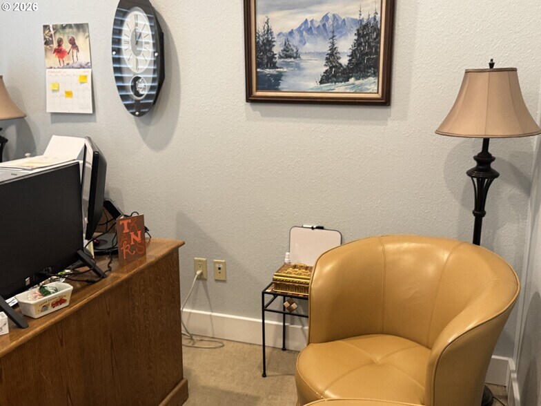 More Photos Of 937 Chetco Ave, Brookings Office Residential For Sale
