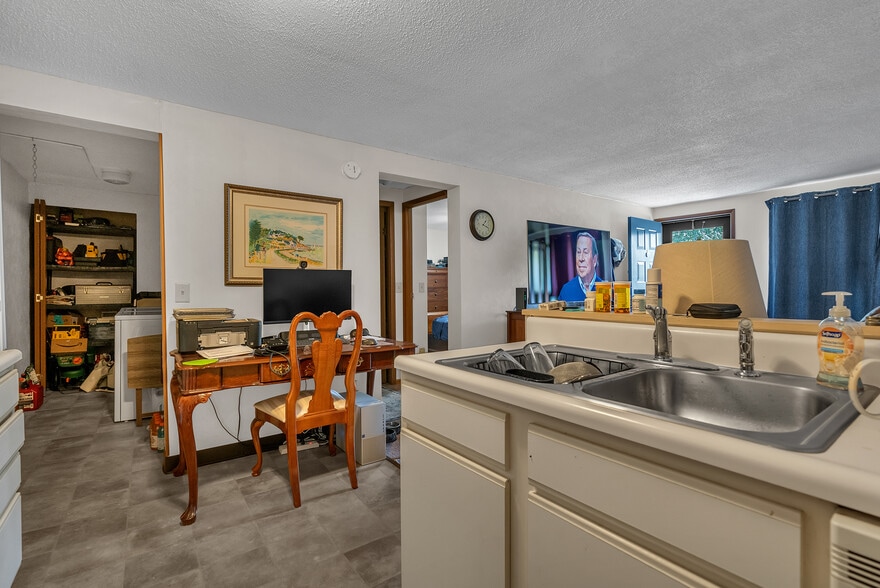 More Photos Of 5 E Plum St, Chesterfield Apartments For Sale