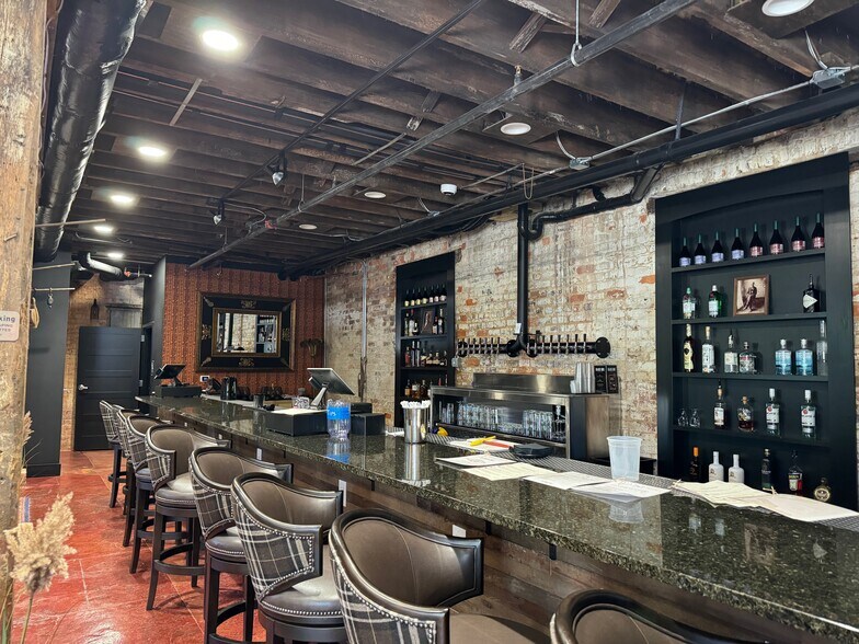 More Photos Of 106 S Ray, Carthage Restaurant For Sale