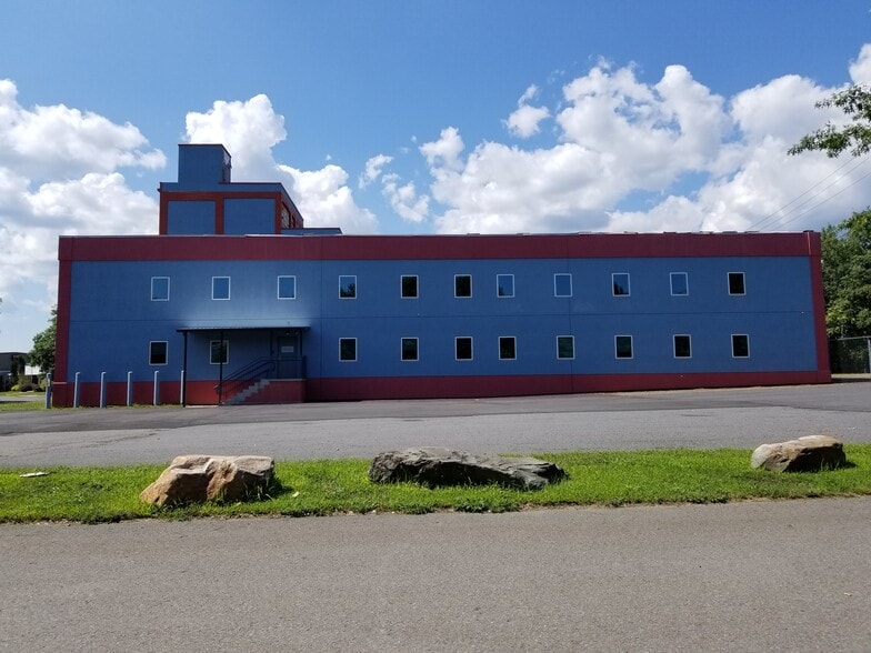 More Photos Of 26 Hill St, Wilkes Barre Distribution For Sale