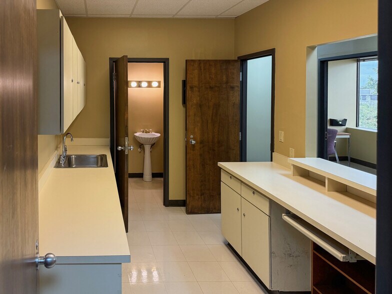 More Photos Of 3525 Prytania St, New Orleans Medical For Sale