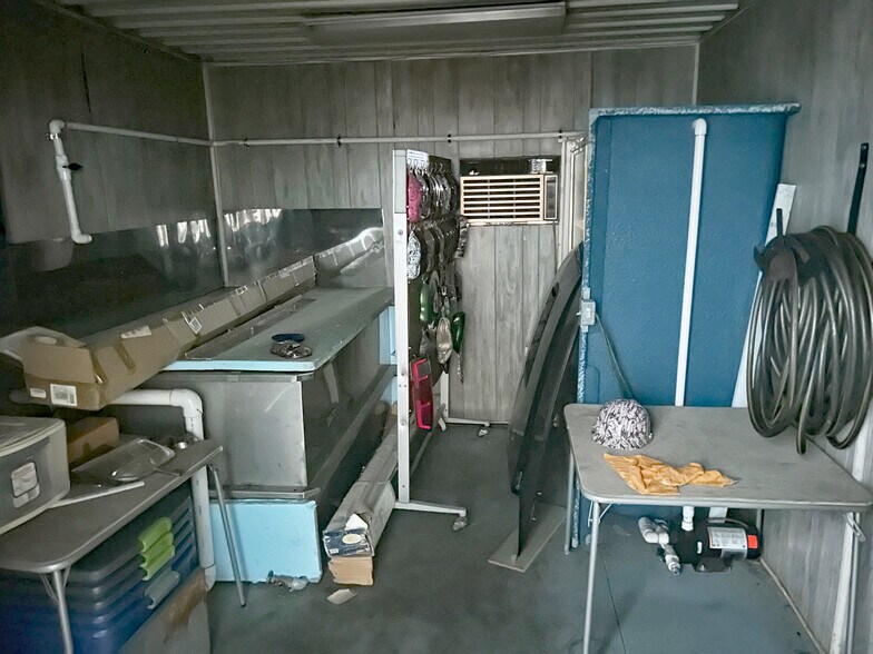 More Photos Of 2737 Pioneer Dr, Bowling Green Warehouse For Lease