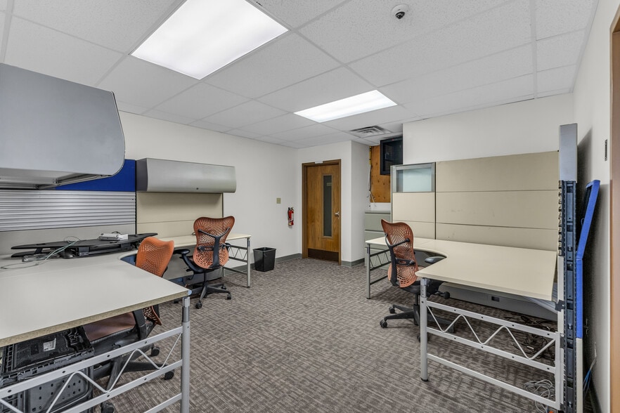 More Photos Of 2515 Foothill Blvd, Rock Springs Office For Lease