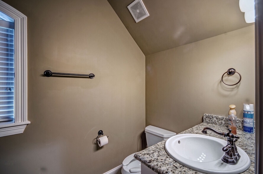 More Photos Of 1237 Highway 35, Forest Medical For Sale