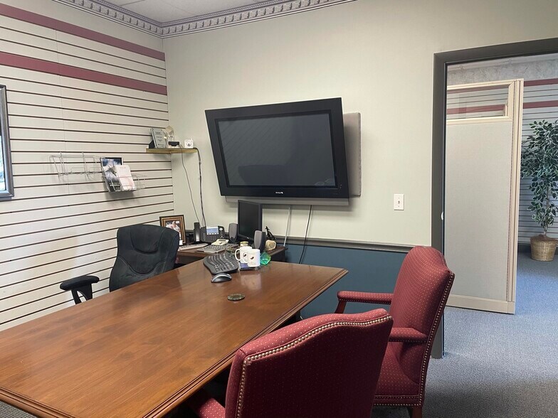 More Photos Of 1205 Boston Rd, Springfield Office For Sale