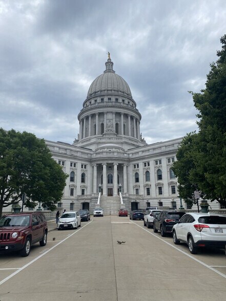 More Photos Of 327 E Wilson St, Madison Hotel For Lease