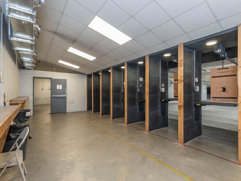 More Photos Of 17 Palmer Rd, Waynesville Warehouse For Sale