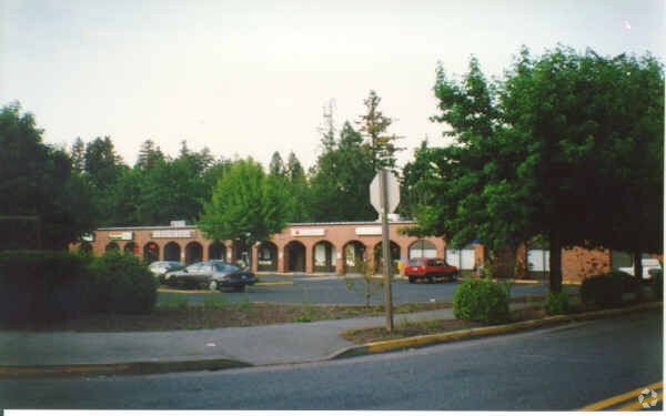 More Photos Of 15630 SW Boones Ferry Rd, Lake Oswego Freestanding For Lease