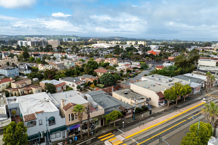 More Photos Of 2395 Ocean Ave, San Francisco Coworking Space