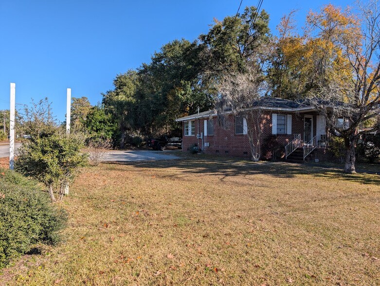More Photos Of 1046 Wappoo Rd, Charleston Freestanding For Lease