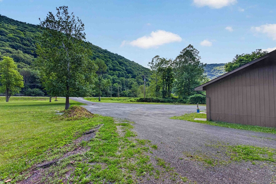 More Photos Of 13239 Rt 14, Ralston General Retail For Sale