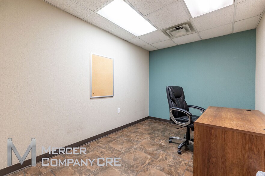 More Photos Of 813 SE 84th St, Oklahoma City Manufacturing For Sale