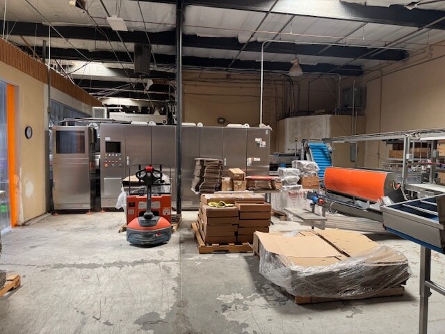 More Photos Of 86665 Avenue 54, Coachella Warehouse For Sale