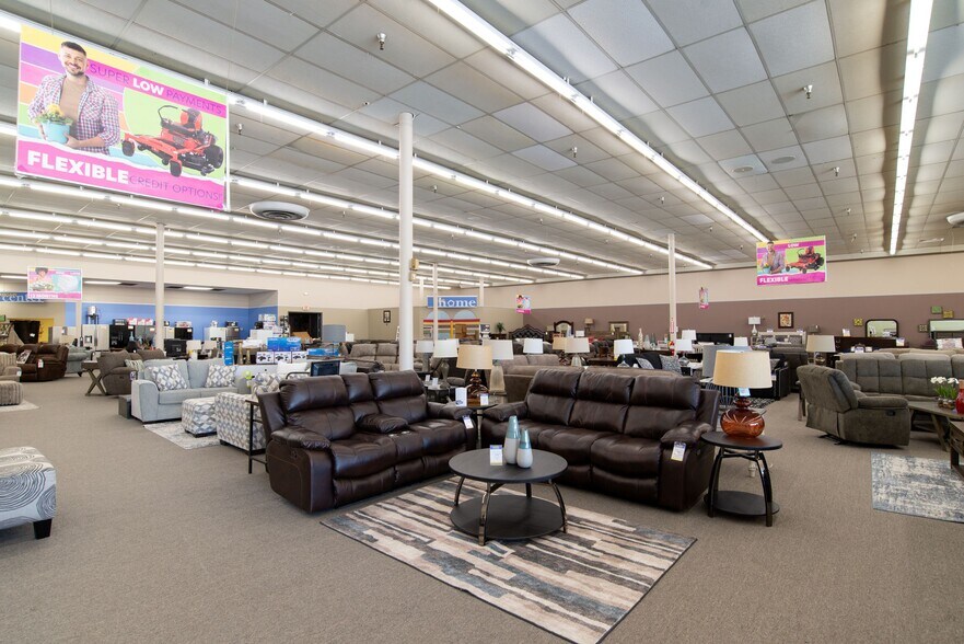 More Photos Of , Dallas General Retail For Sale