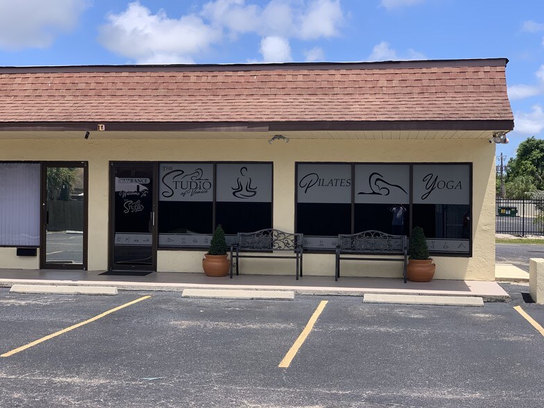 More Photos Of 2210 Tamiami Trl S, Venice Freestanding For Lease