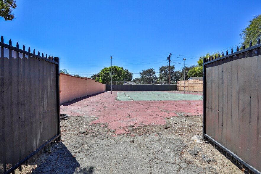 More Photos Of 540 Baughman Ave, Claremont Land For Sale