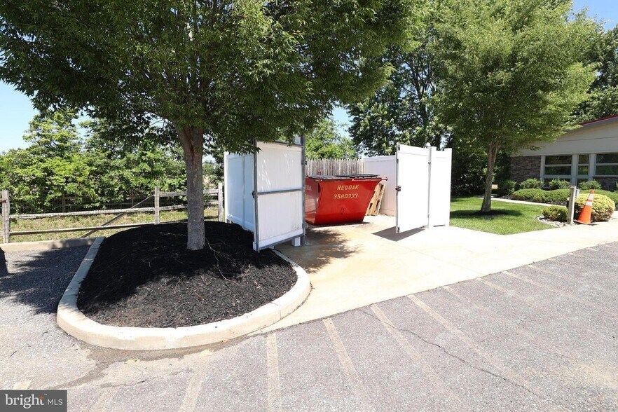 More Photos Of 399 Front St, Elmer Medical For Lease