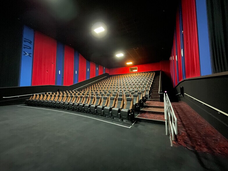 More Photos Of 2401 Jacaman Rd, Laredo Freestanding For Lease