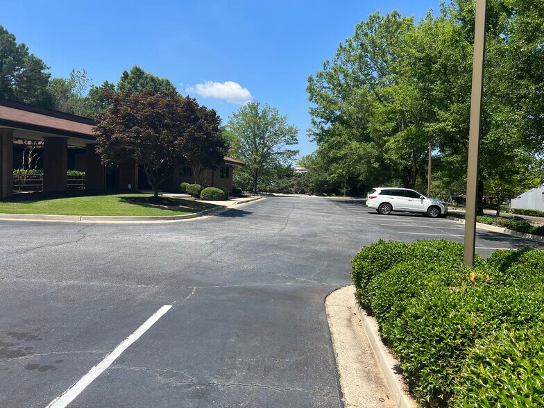 More Photos Of 6685 Merchants Way, Morrow Medical For Sale