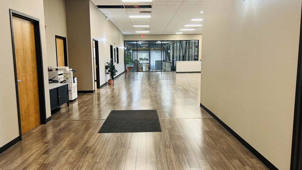 More Photos Of 2377 Commerce Center Blvd, Fairborn Warehouse For Lease