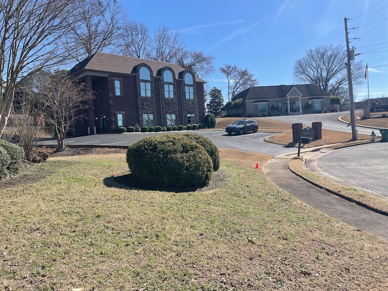 More Photos Of 78 Lynoak Cv, Jackson Medical For Sale