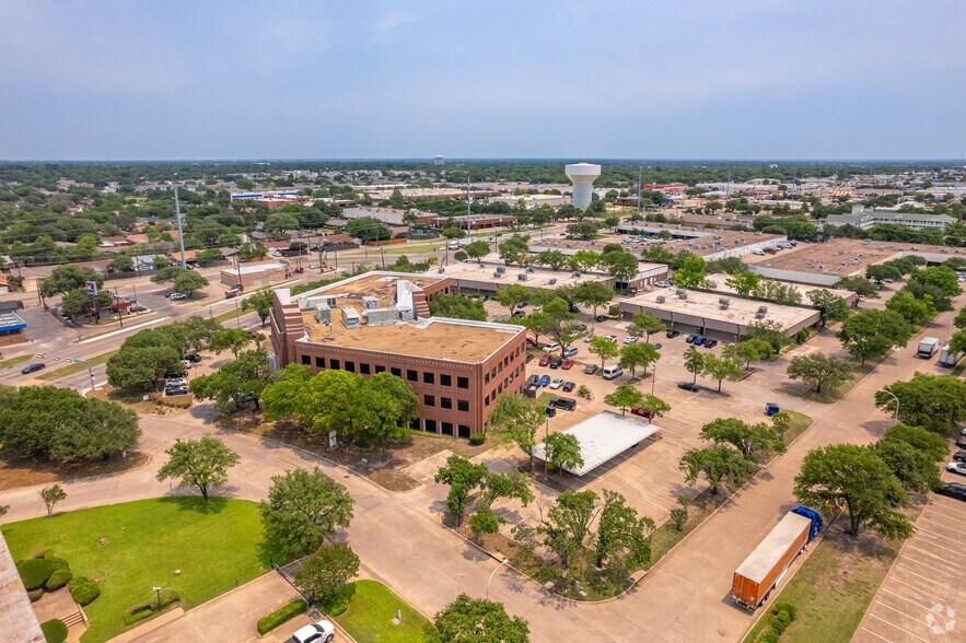 More Photos Of 9696 Skillman St, Dallas Office For Lease