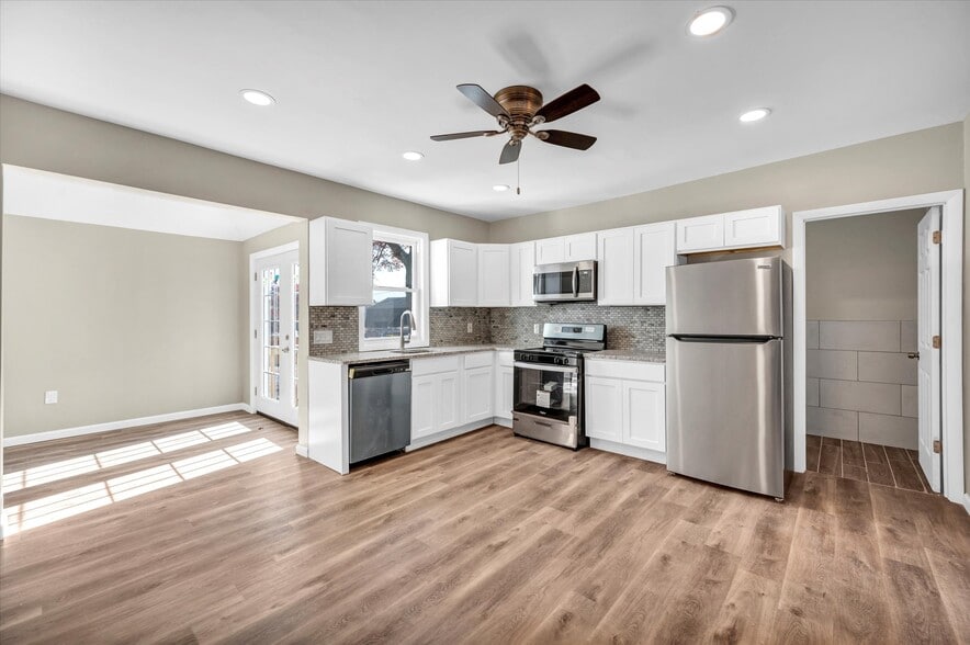 More Photos Of 121 Hillview Ave, Waterbury Apartments For Sale
