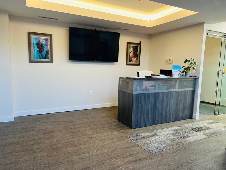 More Photos Of 403 N Henry St, Alexandria Office For Sale