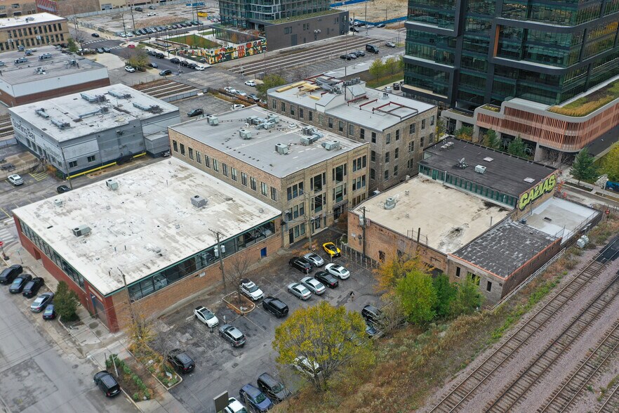 More Photos Of 415 N Aberdeen St, Chicago Loft Creative Space For Lease