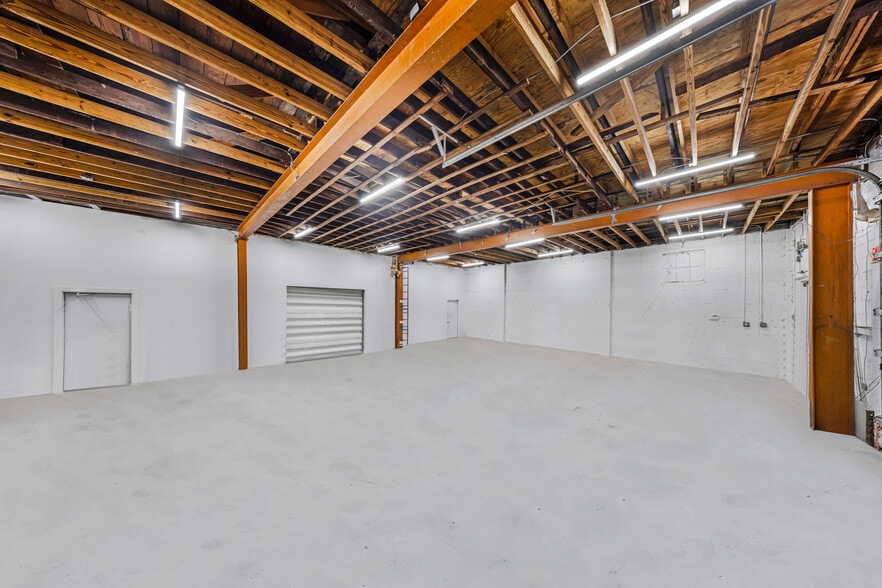 More Photos Of 2081 NW 7th Ave, Miami Warehouse For Sale