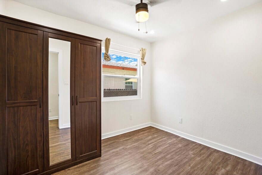 More Photos Of 343 N Occidental Blvd, Los Angeles Apartments For Sale