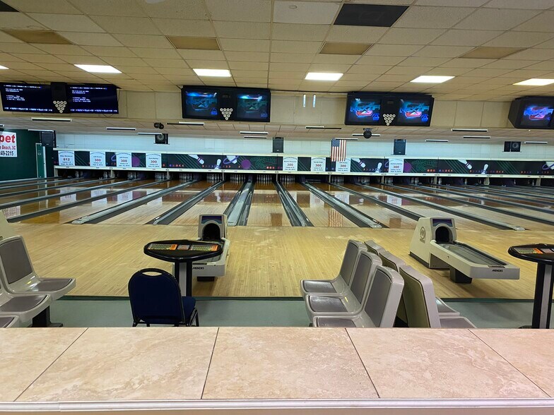 More Photos Of 630 Village Rd, Shallotte Bowling Alley For Sale