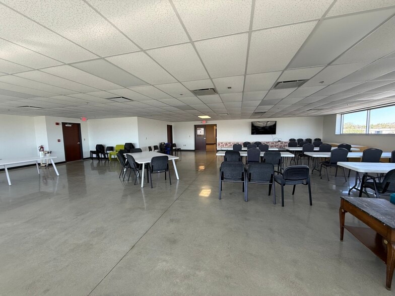 More Photos Of 2159 Early Ln, Franklin Warehouse For Lease