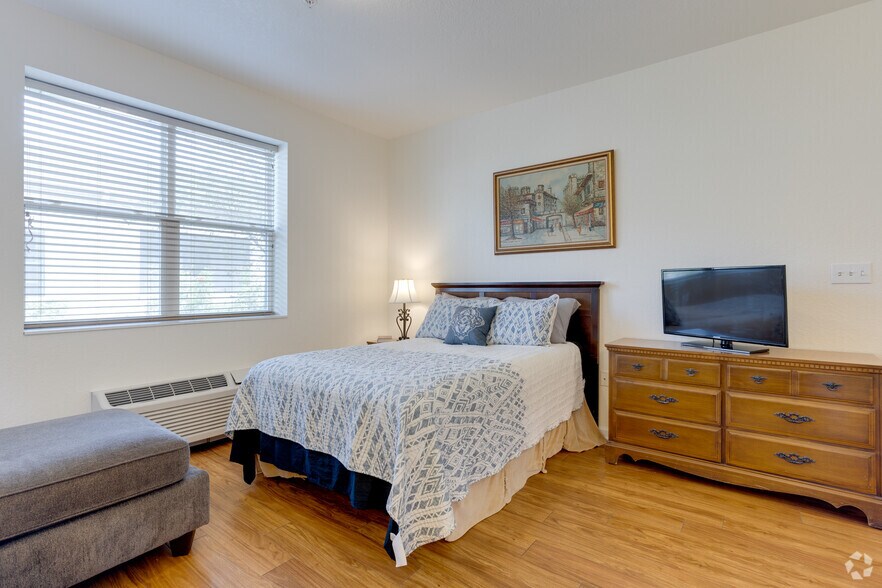 More Photos Of 9309 S Orange Blossom Trl, Orlando Hotel For Sale