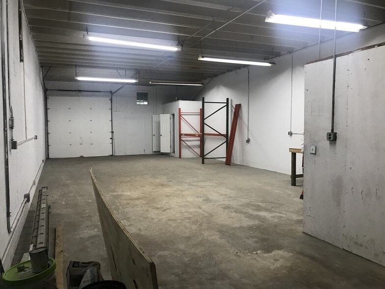 More Photos Of 267-269 NE 32nd Ct, Oakland Park Warehouse For Lease