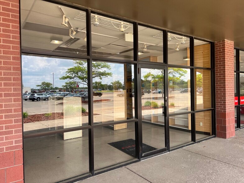 More Photos Of 2001-2017 5th St, Silvis Unknown For Lease